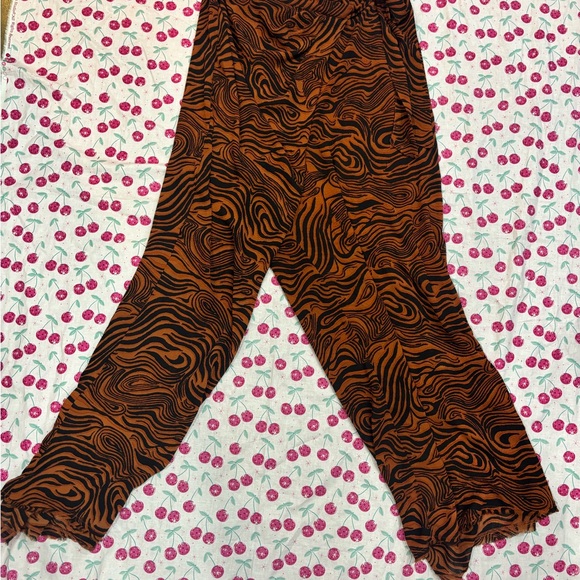Free People intimately Brown Swirl Pattern Wide Leg Pants sz large - Picture 1 of 2